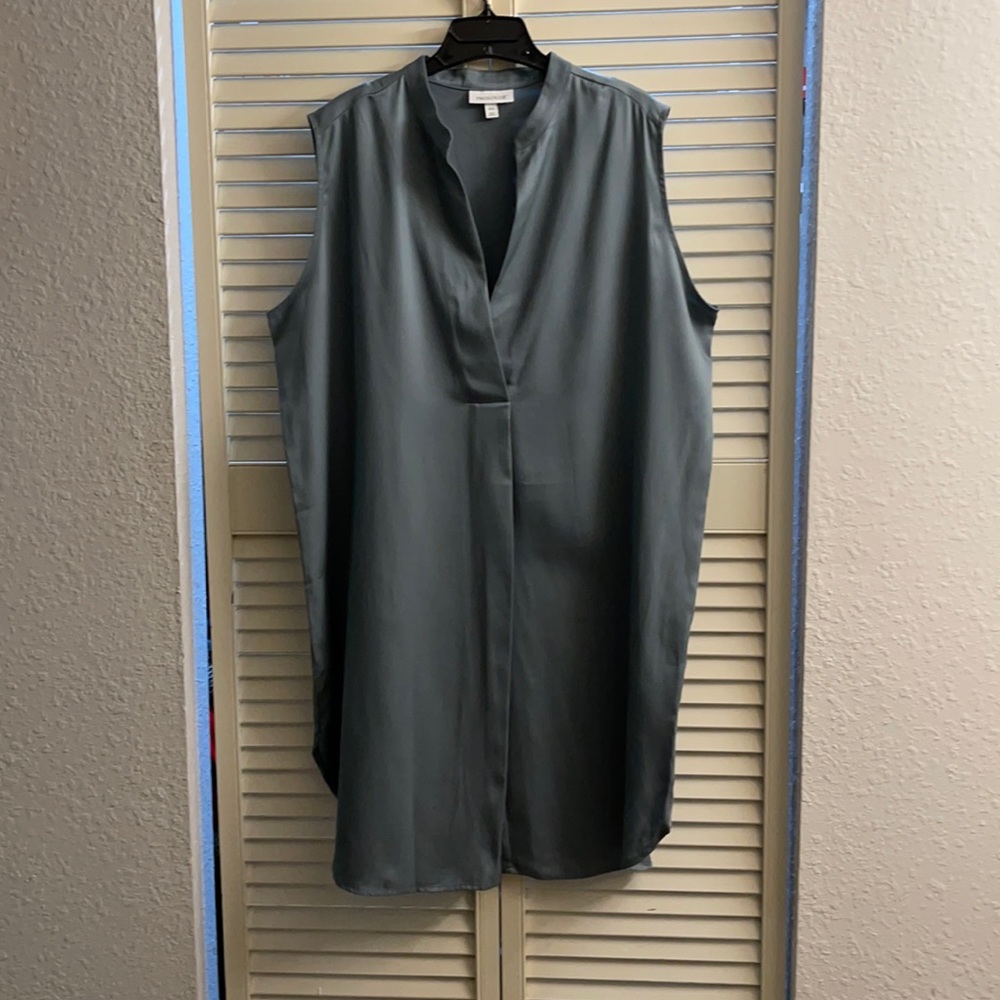 Women’s Prologue sleeveless V-neck Dress